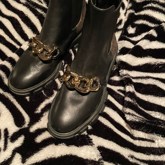 Michael kors boots - Picture 3 of 5